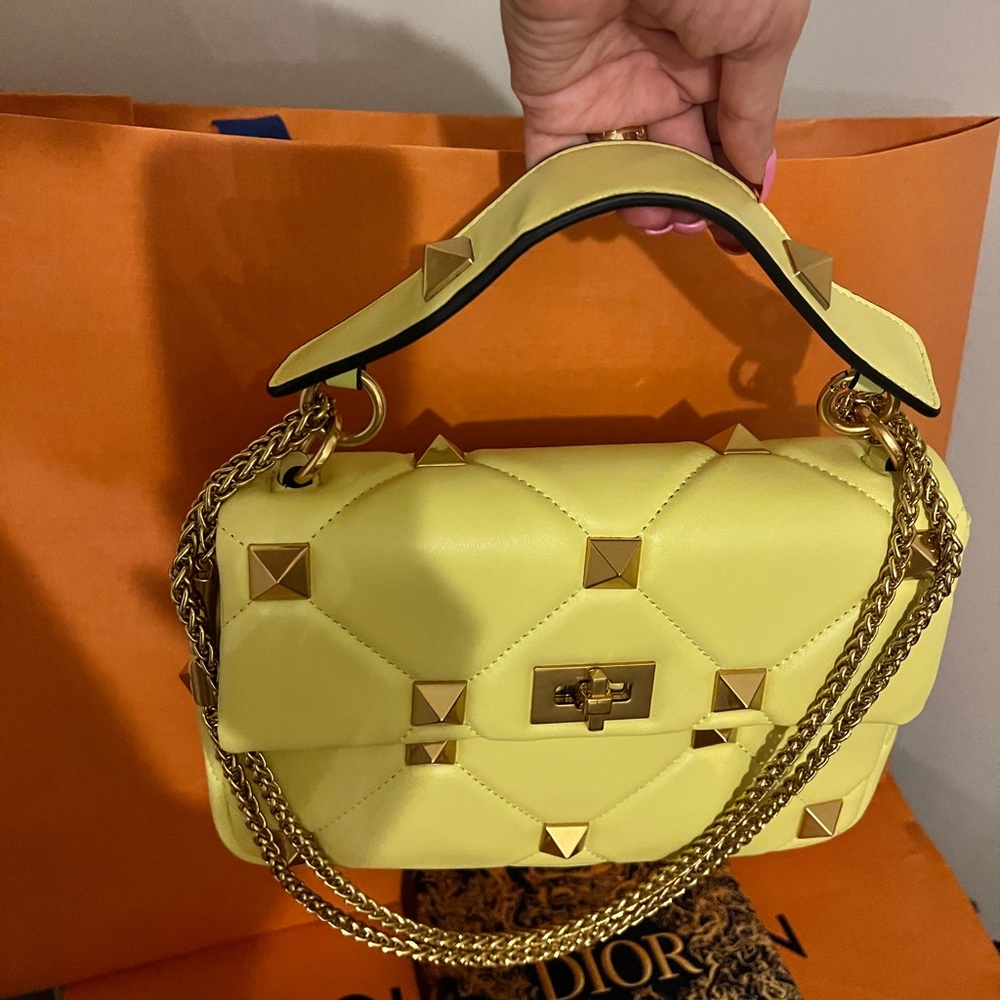 Amazing stud leather bag